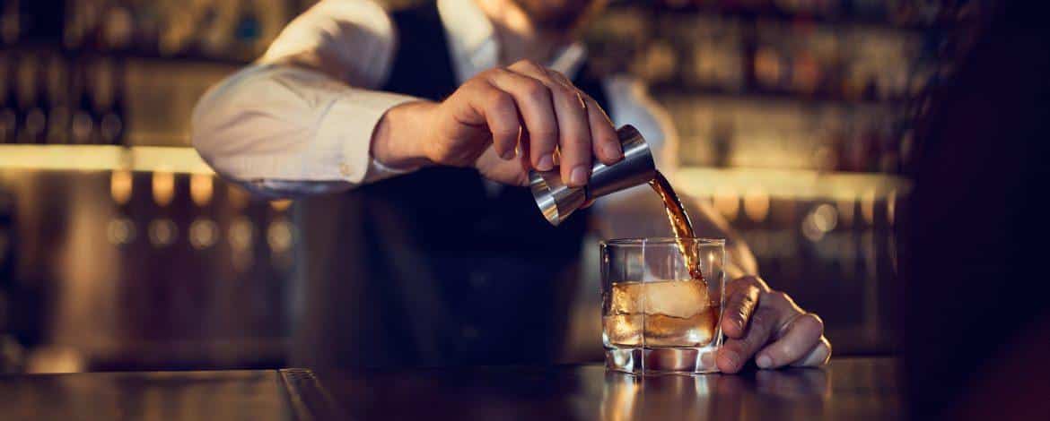 Mixologie cu whiskey irlandez în St. Patrick Pub